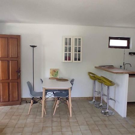 Appartement Au Fond Du Jardin Saint Jean du Pin Εξωτερικό φωτογραφία