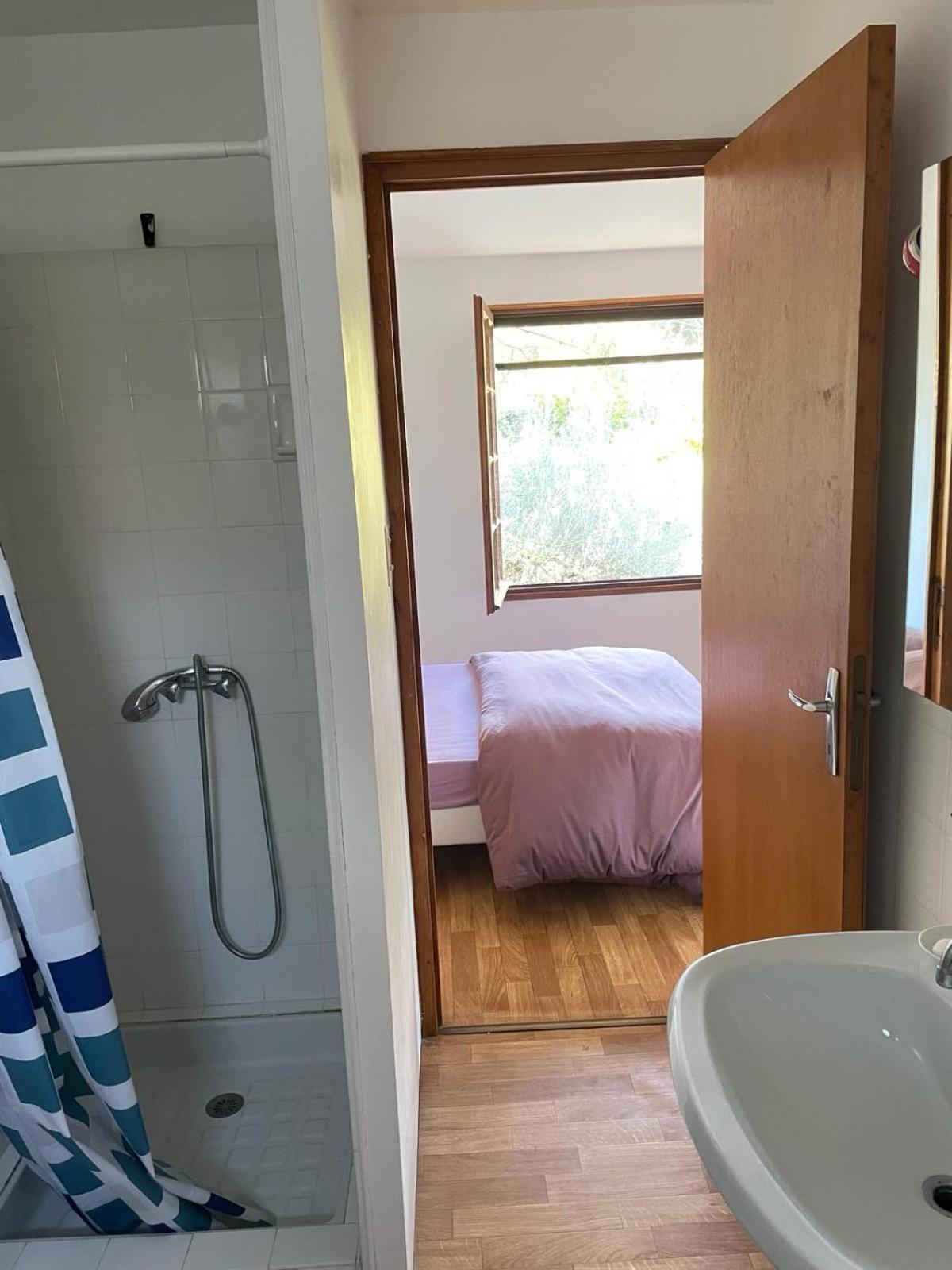 Appartement Au Fond Du Jardin Saint Jean du Pin Εξωτερικό φωτογραφία